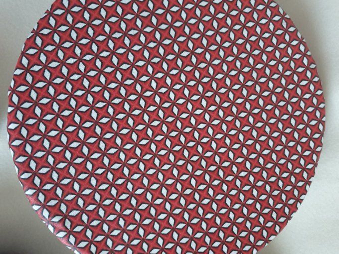 Couvres plat ou charlottes à plat lavable " En rouge et noir"