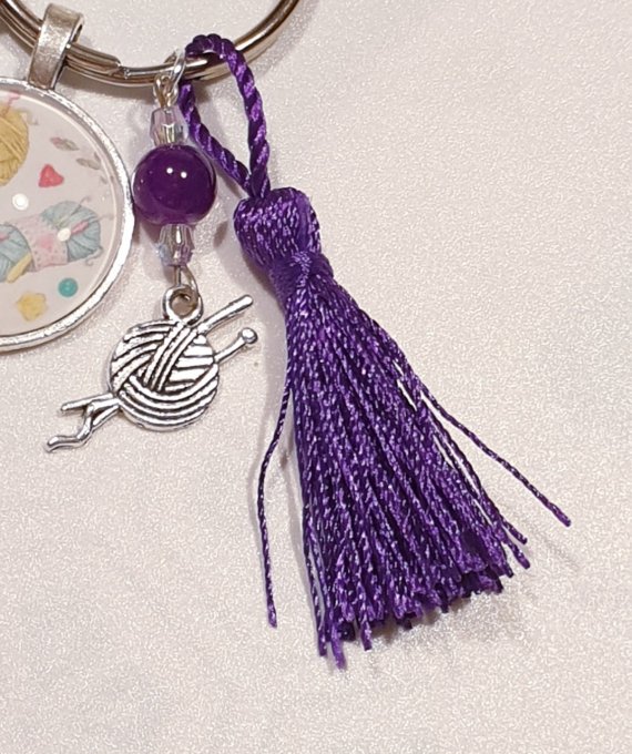 Porte clef , grigri , bijoux de sac  'mes pelotes pastelles' en violet