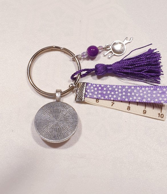 Porte clef , grigri , bijoux de sac  'mes pelotes pastelles' en violet