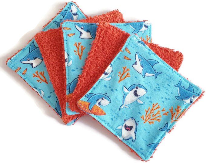 Lot de 5 lingettes lavables pour bébé  'les requins ' 