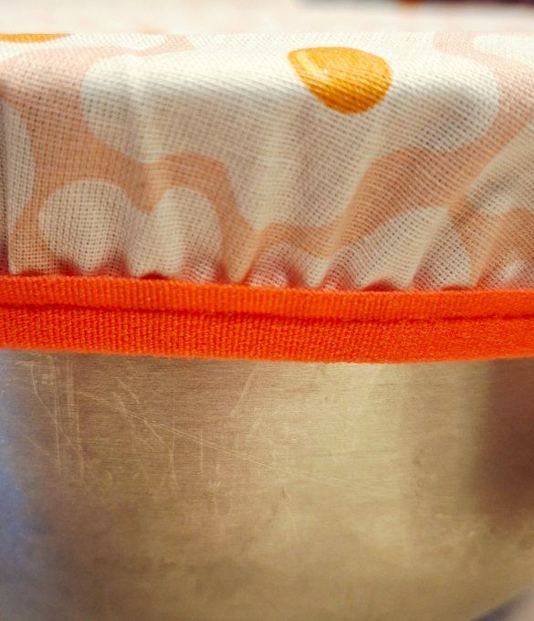 Couvres plats ou charlottes à plats lavables " les œufs "