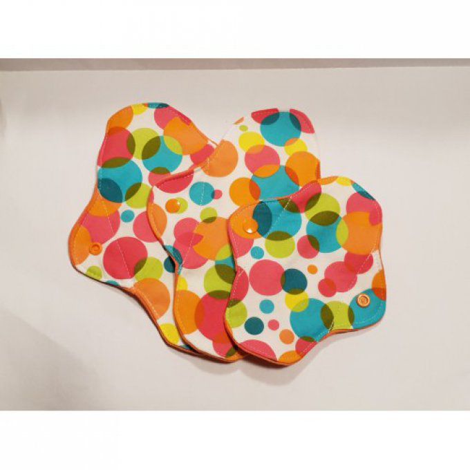 Lot de serviettes  et protège slip lavable "blanche rond multicolor" 