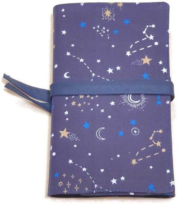 Couvre livre  pour roman et  livre de poche  "la constellation en bleu"