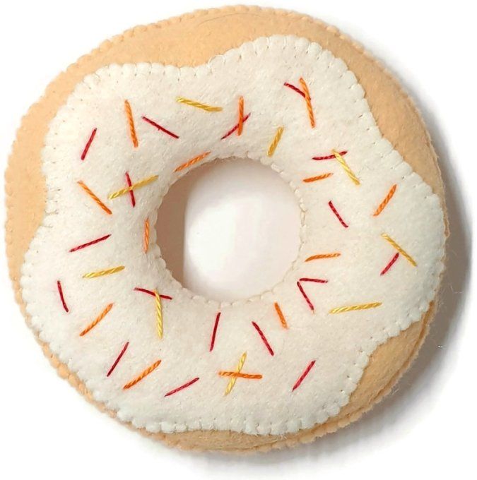 Donus vanille  en feutrine pour jouer à la dînette