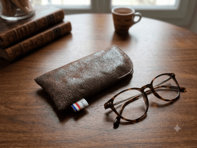 Etui à lunettes simili marron