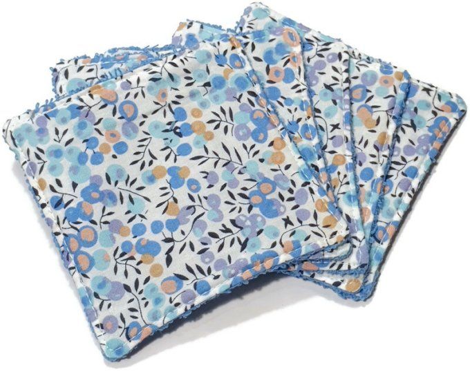 Pochette  et ses 5  lingettes lavables  "les fleurs bleus "