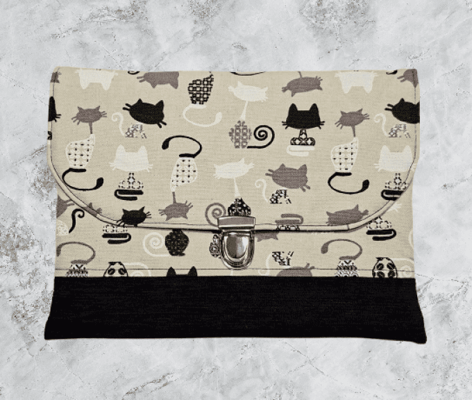 Pochette "les chats en beige et noir "