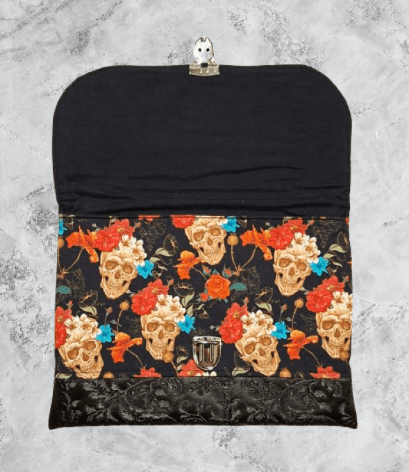 Pochette " les têtes de mort fleuries"