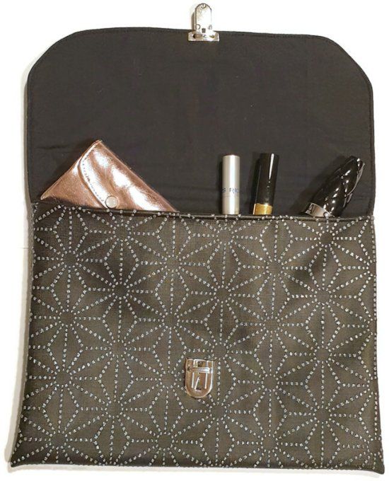 Pochette pour vos sorties en simili noir, fleurs géométrique argenté