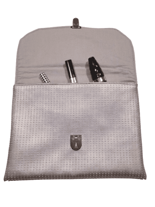 Pochette pour vos sorties, votre tablette, liseuse en simili gris pailleté