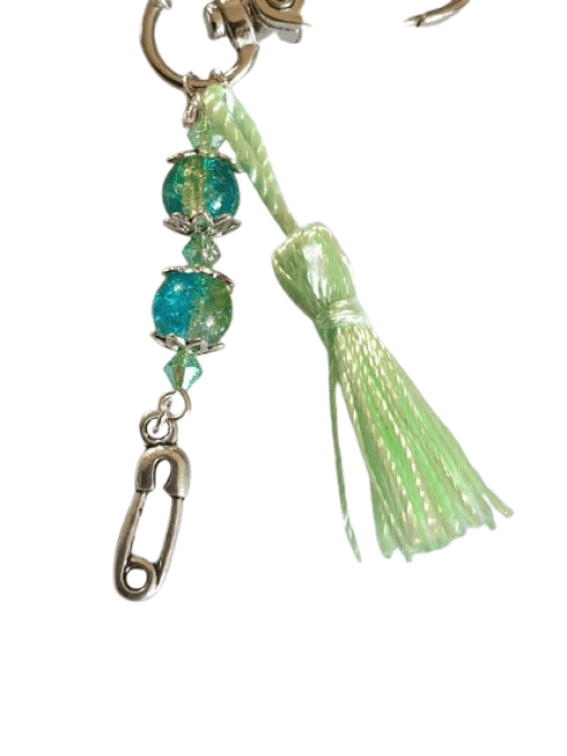 Porte clefs  "Mon nécessaire de couture" en vert