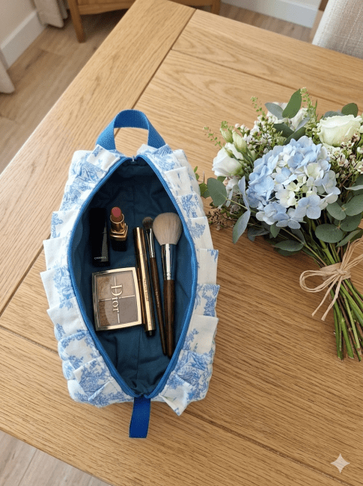 Trousse à maquillage, de toilette " style Jouy gris "