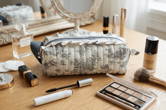 Trousse à maquillage, de toilette " style Jouy gris "