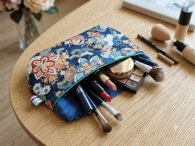 Trousse arrondie velours bleu