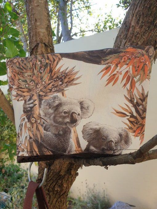 Ensemble composé d'un grand sac et sa trousse 'Les koalas'